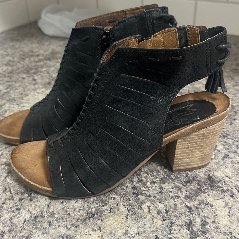 Miz Mooz Sz 40 / 9  MADDIE SANDAL Block Heel